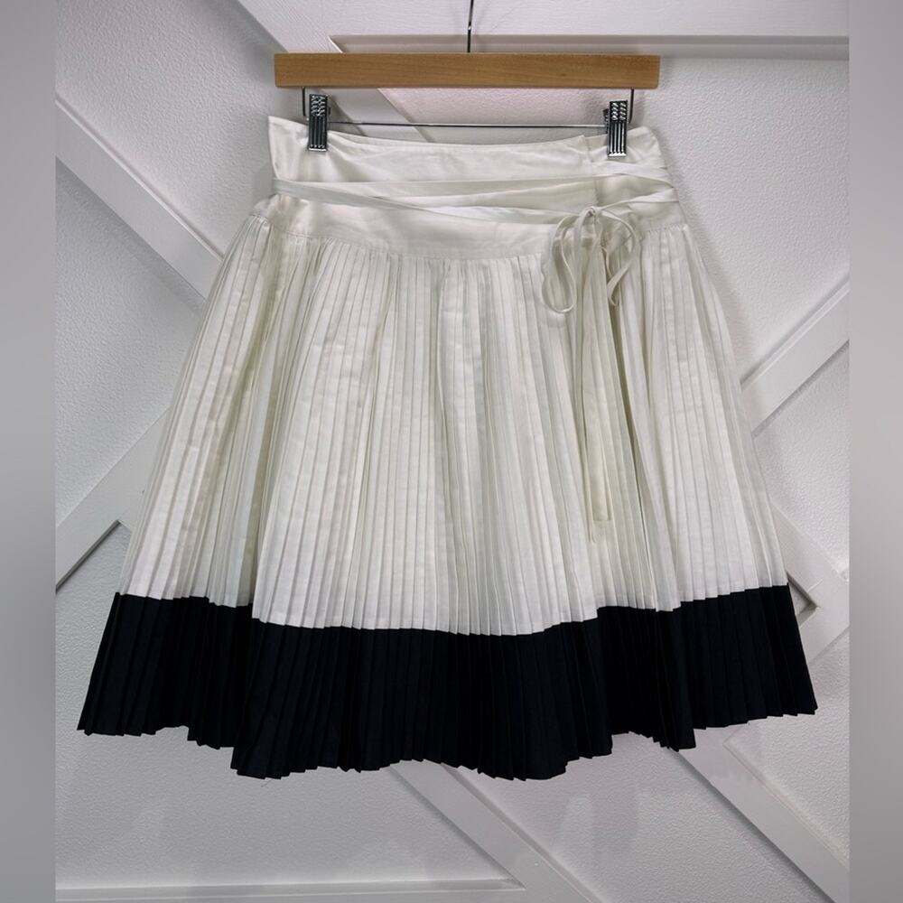 Club Monaco Pleated Wrap Skirt White Black Colorblock Cotton Sz 6 Classic Preppy
